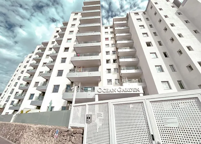 3-bed Flat, Ocean Garden, Heated Pool, Parking, Pp207