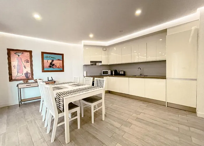 Daire 3-bed Flat, Ocean Garden, Heated Pool, Parking, Pp207 *