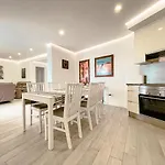 3-bed Flat, Ocean Garden, Heated Pool, Parking, Pp207