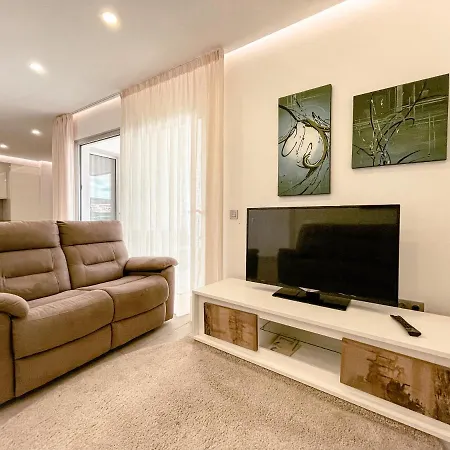 3-bed Flat, Ocean Garden, Heated Pool Parking