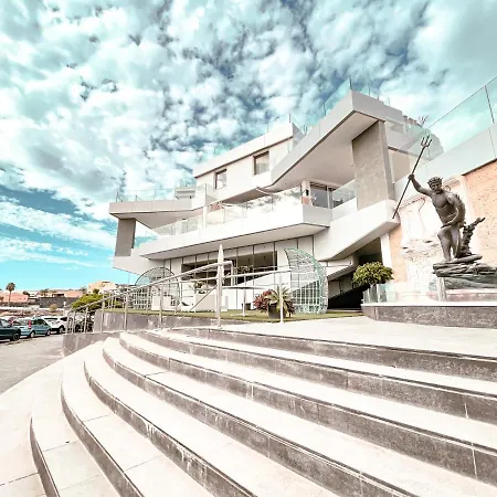 Apartment 3-bed Flat, Ocean Garden, Heated Pool Parking *