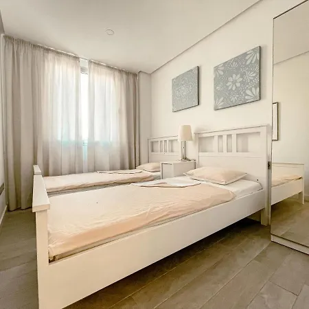 Apartment 3-bed Flat, Ocean Garden, Heated Pool, Parking, Pp207