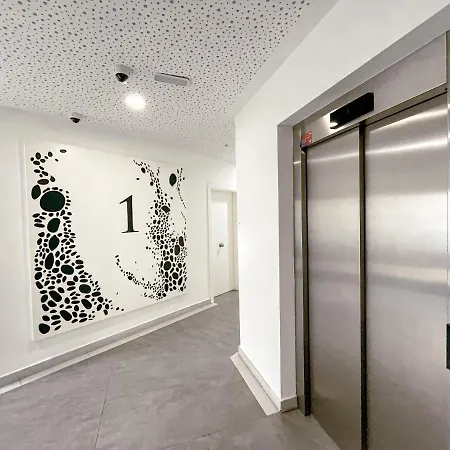 3-bed Flat, Ocean Garden, Heated Pool Parking