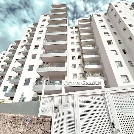 3-bed Flat, Ocean Garden, Heated Pool Parking