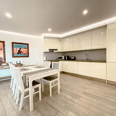 Daire 3 Bedroom Ocean Garden Apartment, Heated Pool & Parking, Pp207 *