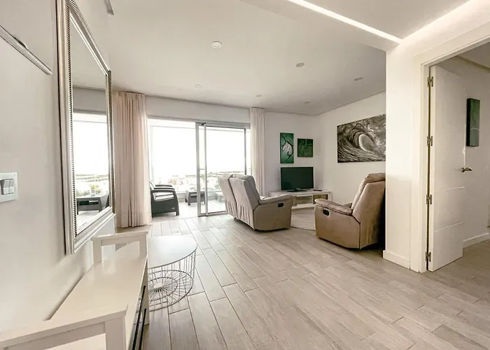 3-bed Flat, Ocean Garden, Heated Pool, Parking, Pp207 Apartamento *